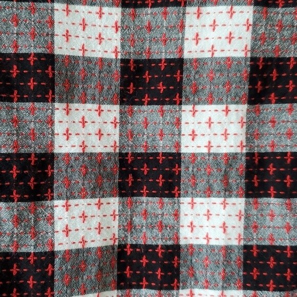 BUFFALO CHECK RUFFLE TOP SIZE PLUS 2X BLACK WHITE RED LONG SLEEVE COTTON - Picture 5 of 10